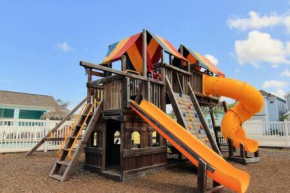 Parrot's Hideaway at Pirates Bay